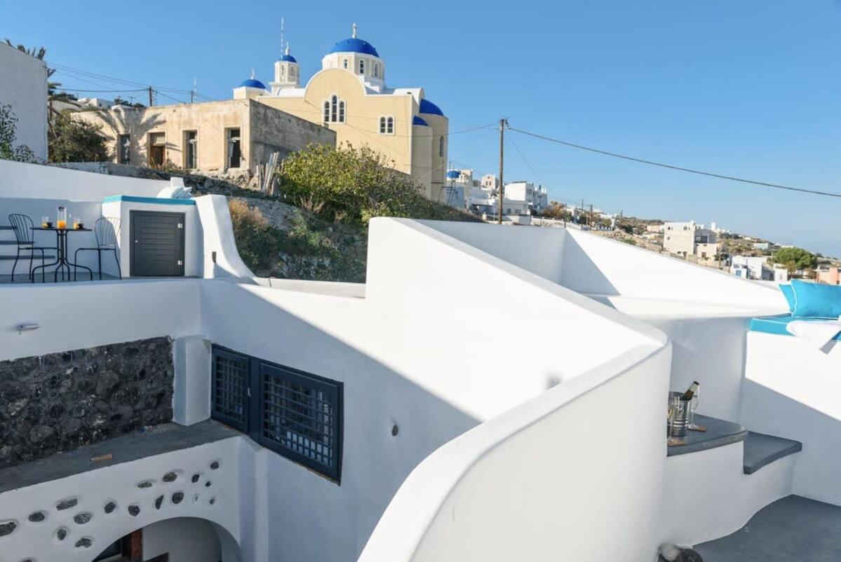 Santorini Traditional Apt With Private Hot Tub Leilighet Fira  Eksteriør bilde